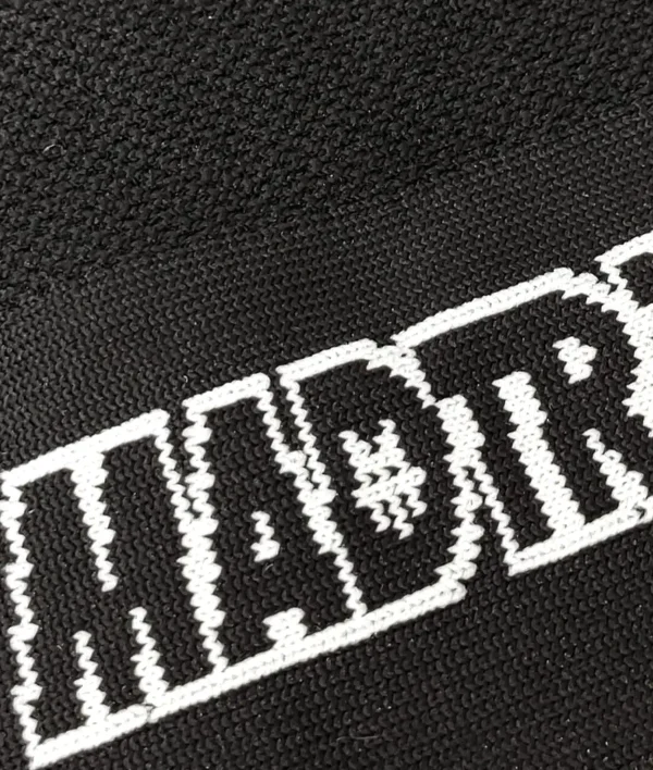 calcetines logotipo detalle bordado negro