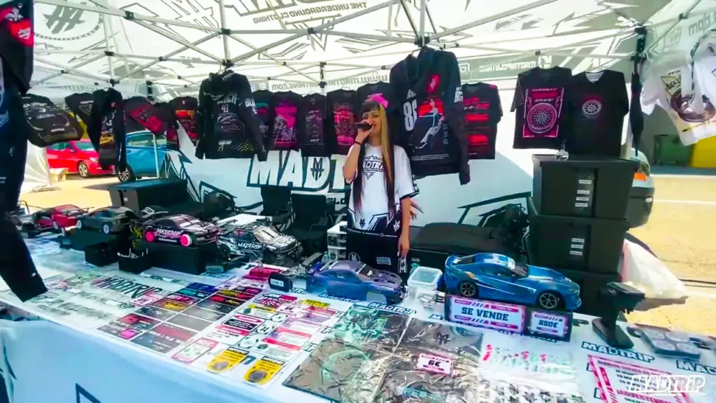 alexa viper en stand de MadTrip Clothing